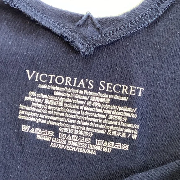 4 /💲20 🤑 Victoria's Secret long lounge top - Picture 2 of 7